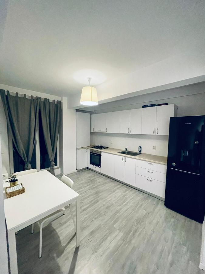 Santorini Residence Apartment Otopeni Zewnętrze zdjęcie